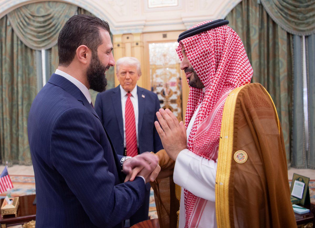 لقاء تاريخي في الرياض يجمع ولي العهد والرئيسين الأمريكي والسوري .. فيديو وصور