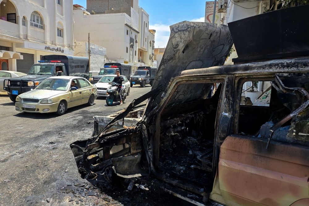 تجدد الاشتباكات بين مجموعات مسلحة بطرابلس.. ماذا يحدث في ليبيا؟