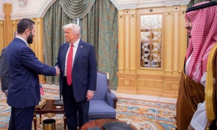 في لقاء بالرياض.. ترامب يحثّ الشرع على الانضمام لاتفاقات إبراهام