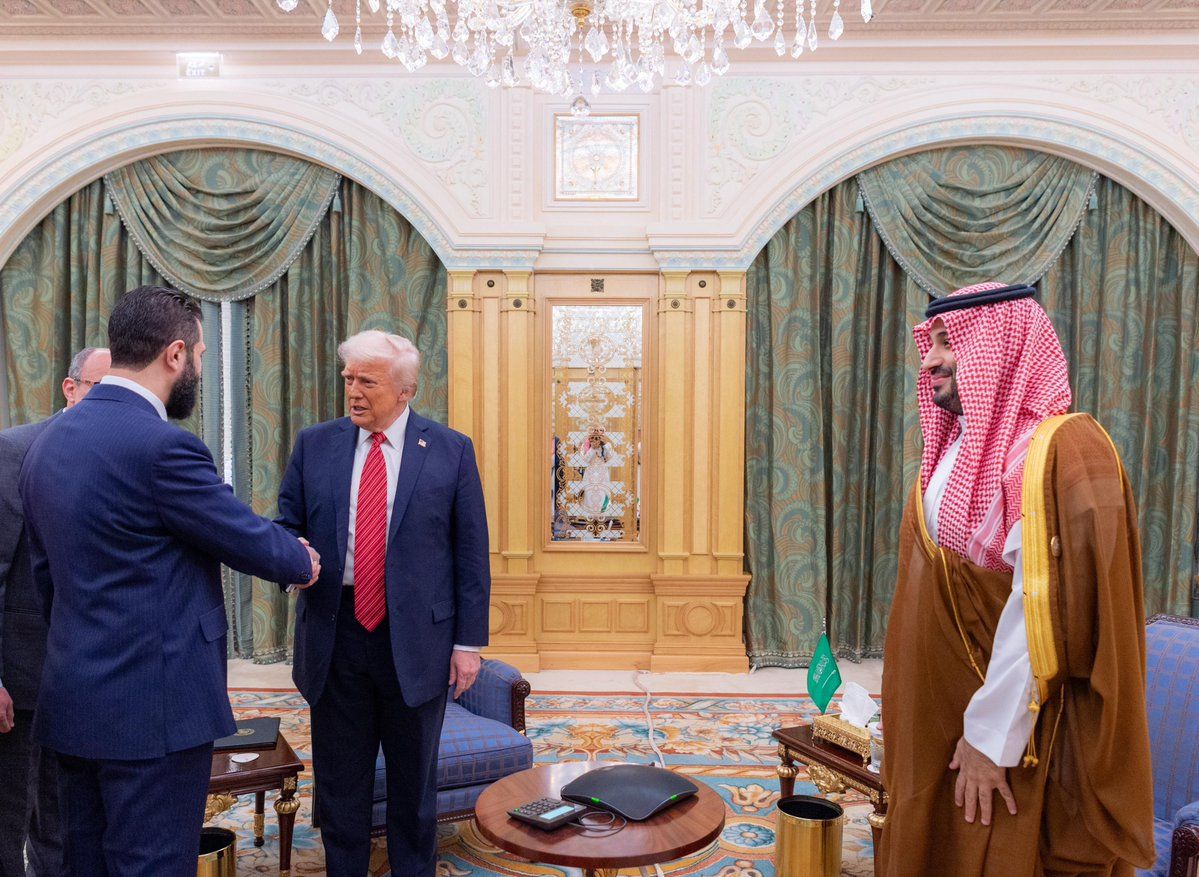 لقاء تاريخي في الرياض يجمع ولي العهد والرئيسين الأمريكي والسوري .. فيديو وصور