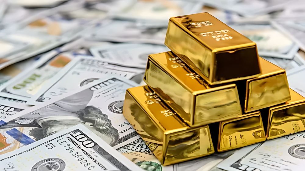 أسعار الذهب تعاود الارتفاع مستفيدة من تراجع الدولار