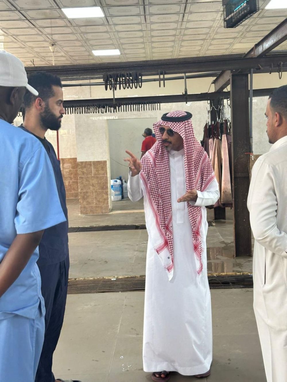 بالصور.. تنفيذ جولات رقابية في أسواق رابغ استعدادًا لموسم الحج