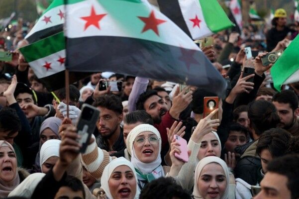 رفع العقوبات عن سوريا سيجذب الاستثمارات: أكثر من 300 مليار دولار لتمويل اعادة الاعمار...