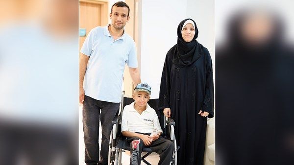 «عدي».. طفل من غزة يتلقى علاجاً ينقذ حياته في أبوظبي