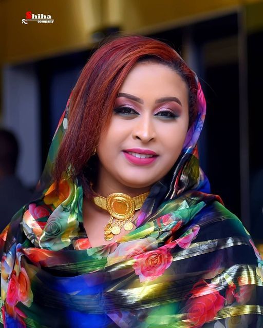 شاهد بالفيديو.. الفنانة ريان الساتة تدخل في وصلة رقص مثيرة مع أحد الشباب خلال حفل أحيته بالقاهرة