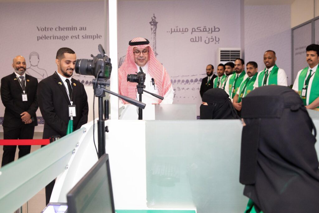 السعودية | سفير خادم الحرمين الشريفين لدى جمهورية كوت ديفوار يتفقد صالة مبادرة “طريق مكة”في مطار أبيدجان الدولي