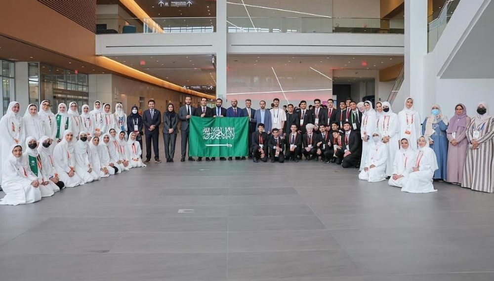بالتقنية والعلوم والطب.. طالبة سعودية تناقش خبراء العالم في آيسف 2025