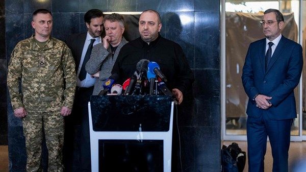 أوكرانيا تدعو إلى اجتماع زيلينسكي وبوتين لمحادثات سلام