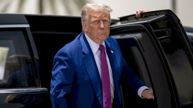 ترامب في رحلة العودة: لست محبطا.. لقد حصلنا على 4 تريليون دولار من الخليج!