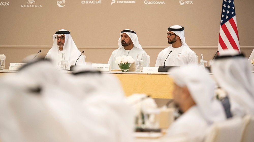 ولي عهد أبوظبي والرئيس الأميركي يشهدان حوار الأعمال الإماراتي الأميركي