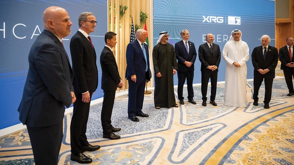 ولي عهد أبوظبي والرئيس الأميركي يشهدان حوار الأعمال الإماراتي الأميركي