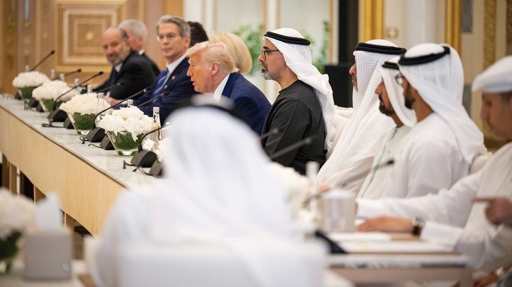 ولي عهد أبوظبي والرئيس الأميركي يشهدان حوار الأعمال الإماراتي الأميركي