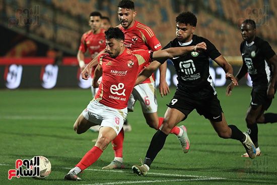 الأهلى يهزم البنك الأهلى بقاضية وسام أبو على ويقترب من حسم لقب الدورى.. صور