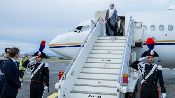 نيابة عن رئيس الدولة.. سعود بن صقر يصل روما لحضور مراسم تنصيب البابا ليو الرابع عشر
