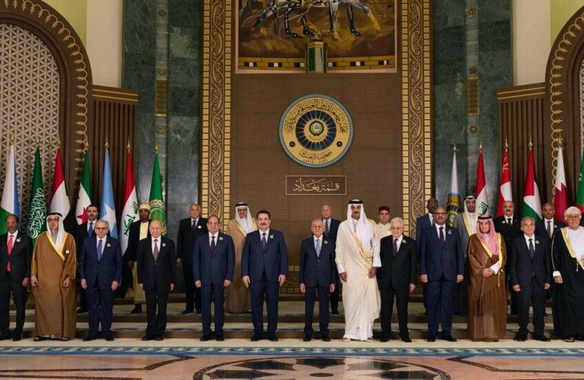 الخليج اليوم .. أمير قطر: القمة العربية الـ 34 انعقدت في ظروف إقليمية ودولية تستوجب تعاونا عربيا ودوليا لحل الأزمات