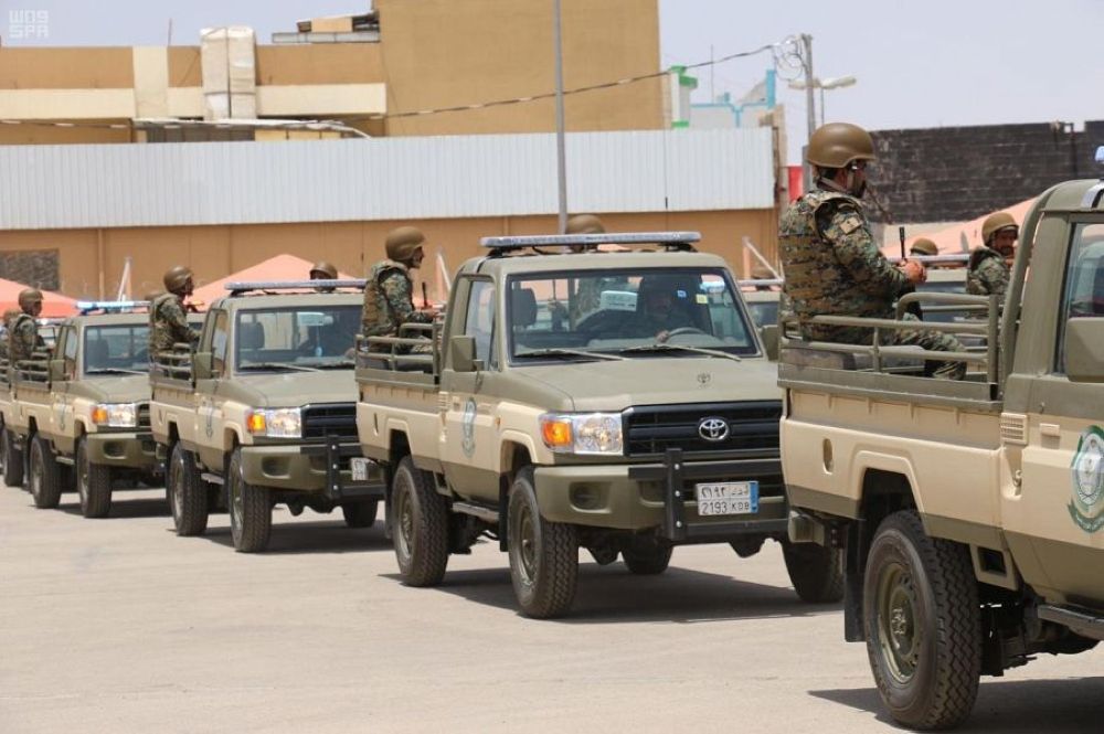 القبض على شخص لترويج المخدرات وإحباط تهريب 98 كيلوجرامًا من القات