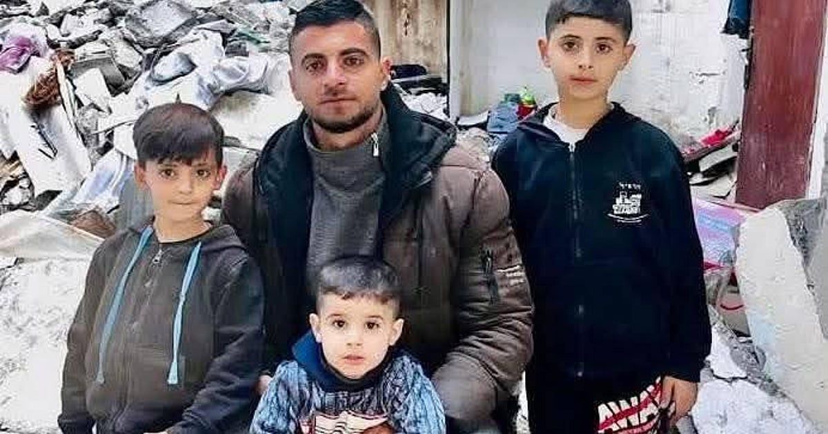 قصة أدمت القلوب: "بدي واحد من أطفالي".. فلسطيني خرج للحظات وعاد ليجد أسرته تحت الأنقاض