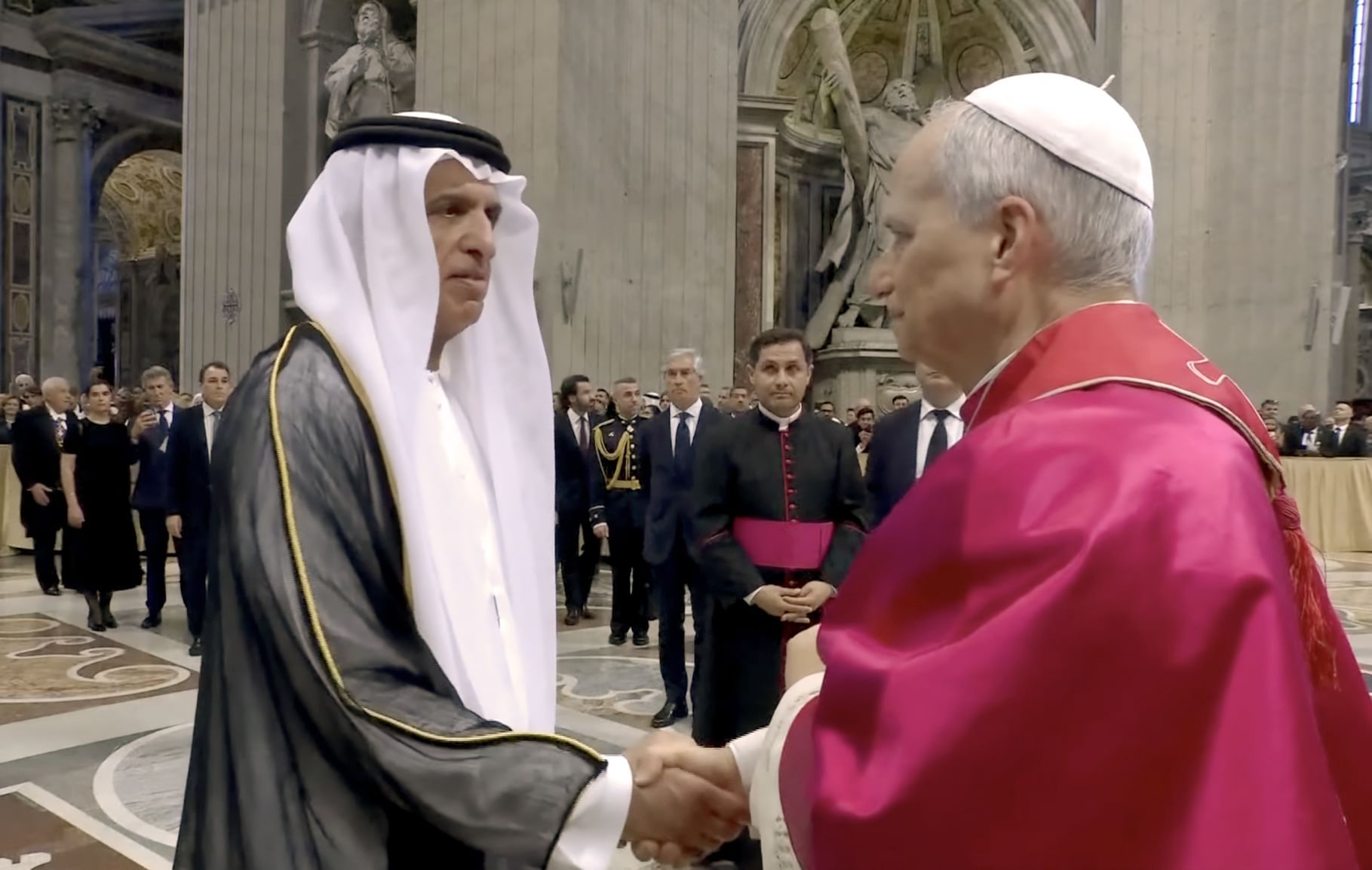 الامارات | نيابة عن رئيس الدولة.. سعود بن صقر يحضر مراسم تنصيب البابا ليو الرابع عشر