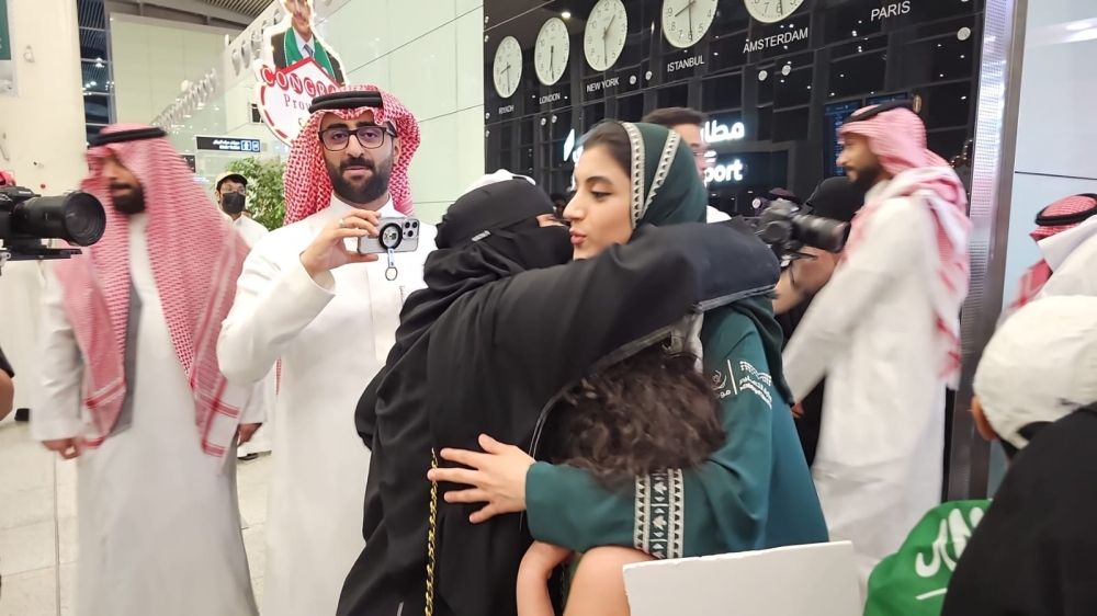 شاهد.. أول صور لوصول أبطال المملكة الفائزين في آيسف 2025