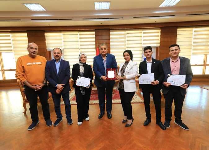 الأول بالمسابقة الدولية للابتكارات.. تكريم فريق كلية الذكاء الاصطناعي بكفر الشيخ