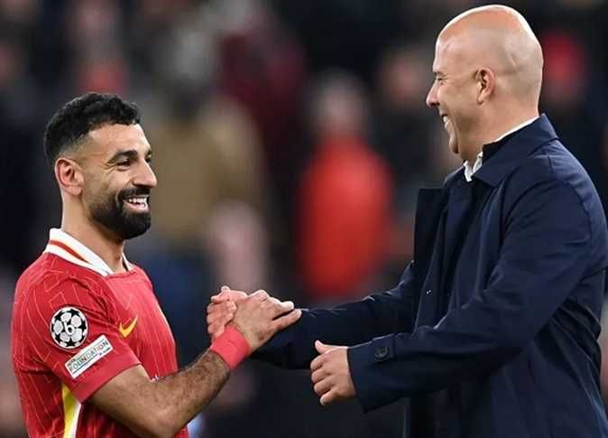 سلوت يفاجئ محمد صلاح قبل مباراة ليفربول اليوم