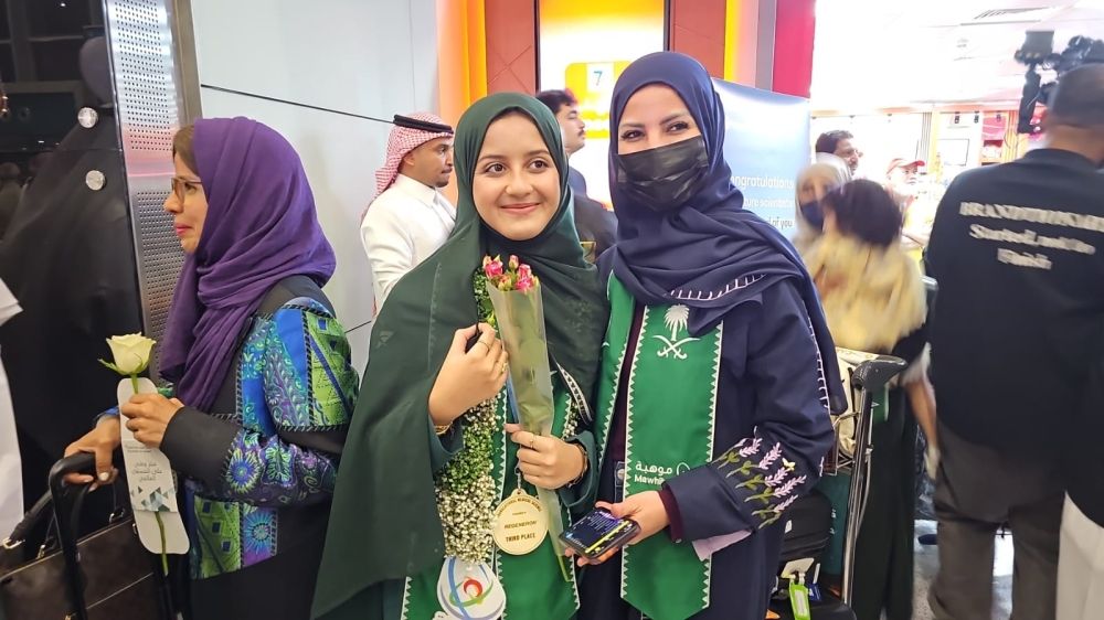 شاهد.. أول صور لوصول أبطال المملكة الفائزين في آيسف 2025
