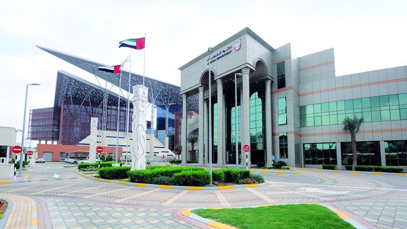 الامارات | فتاة تدفع 153 ألف درهم مقابل توظيفها وأقارب لها