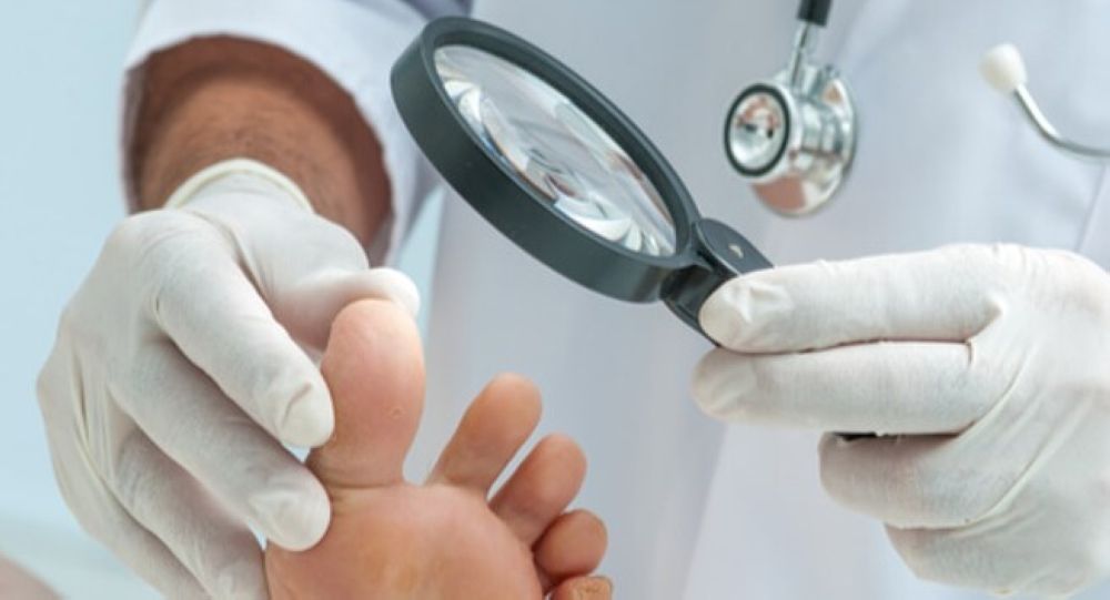 تجمع الرياض الصحي الأول يطلق مبادرة “فحص القدم السكري” لصحة الحجاج 