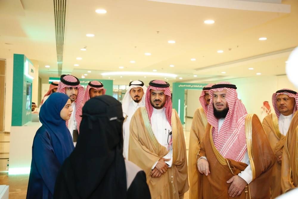 مساعد وزير التعليم للتطوير والتحول يدشن ملتقى ومعرض التوعية بالأمن السيبراني بتعليم جازان