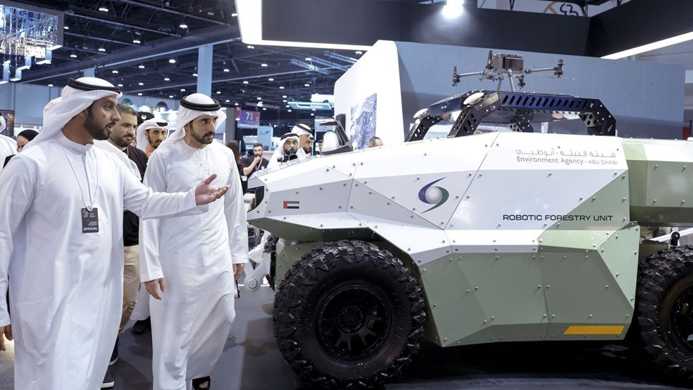 حمدان بن محمد يزور منتدى «اصنع في الإمارات 2025»