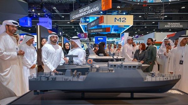 حمدان بن محمد يزور منتدى «اصنع في الإمارات 2025»