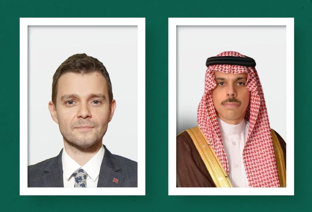 وزير الخارجية يستعرض العلاقات الثنائية مع نظيره بمقدونيا الشمالية