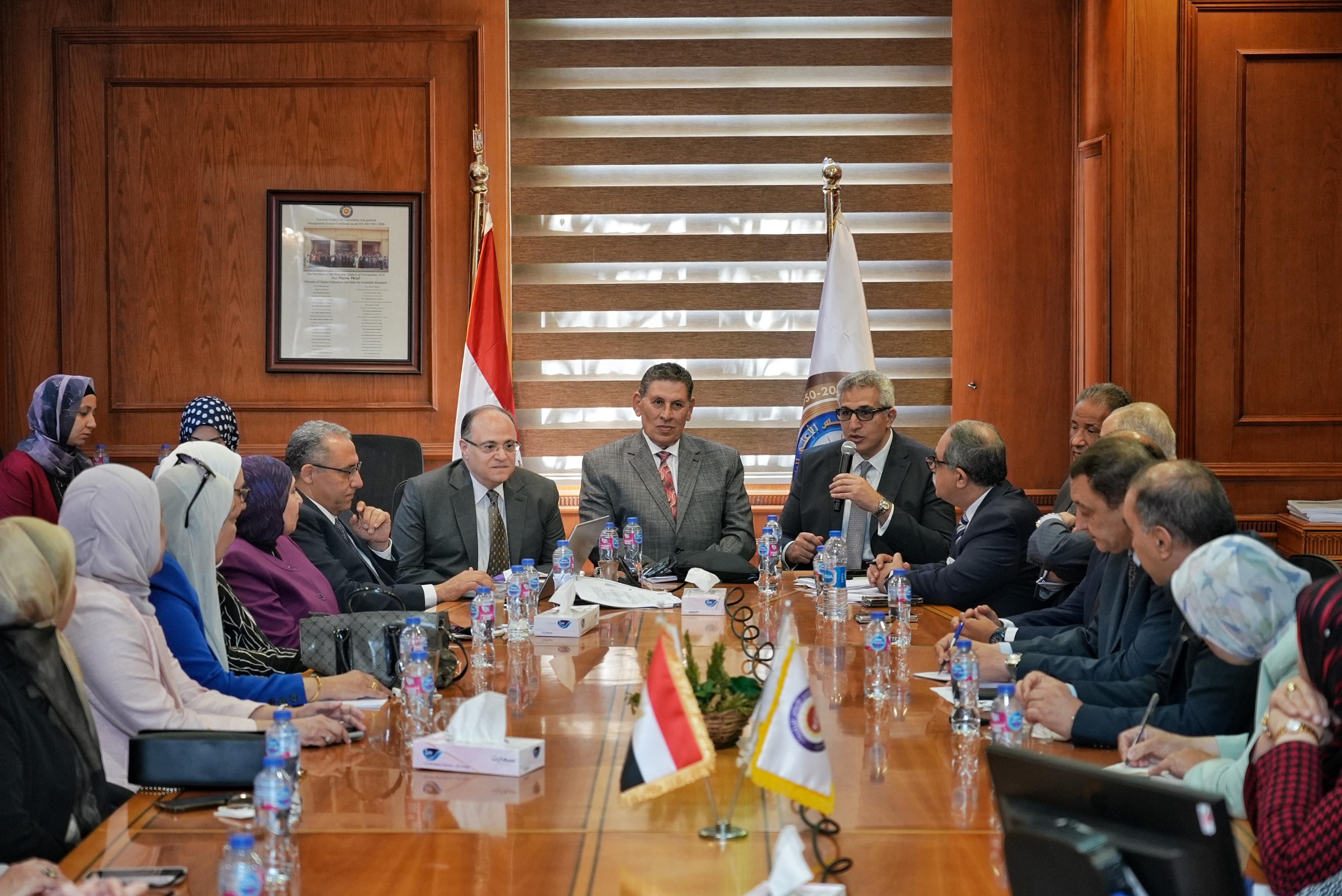 رئيس هيئة الدواء: نعمل على تطوير الرقابة على المصانع والأسواق بشكل مستدام
