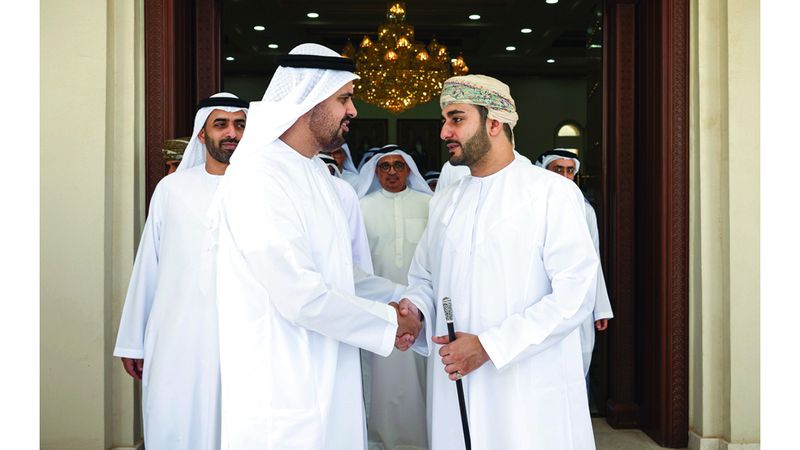 الامارات | ذياب بن محمد ينقل تعازي رئيس الدولة إلى سلطان عمان في وفاة والدة السيدة «الجليلة»