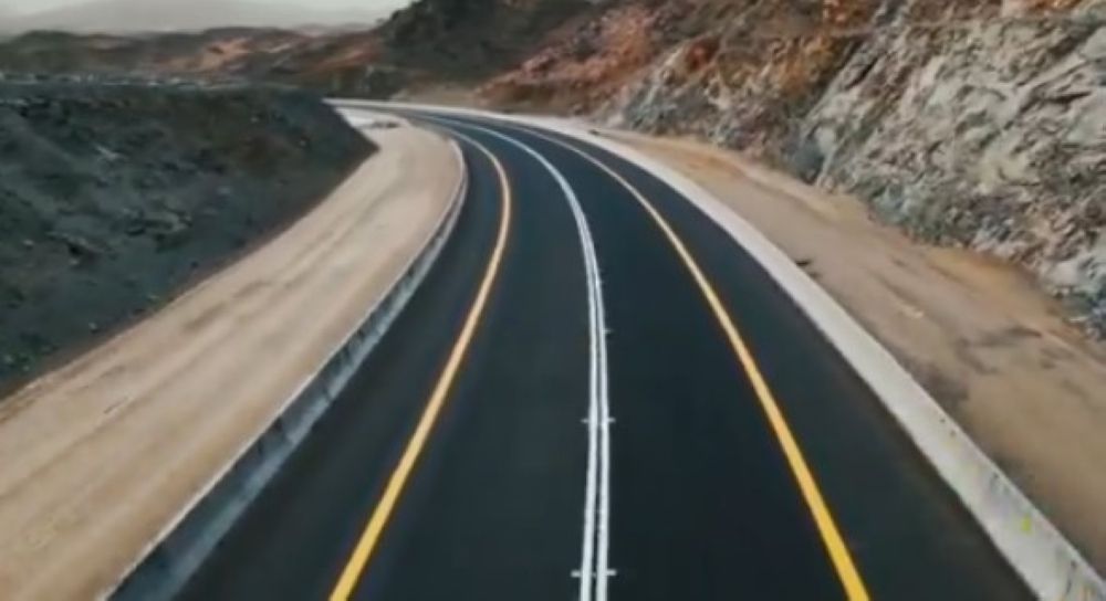مليون ريال غرامة وإلغاء الترخيص.. عقوبات مخالفي كود الطرق السعودي-عاجل