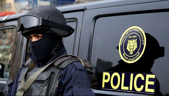 سرقة في وضح النهار لأموال سيدة أعمال مصرية – فيديو