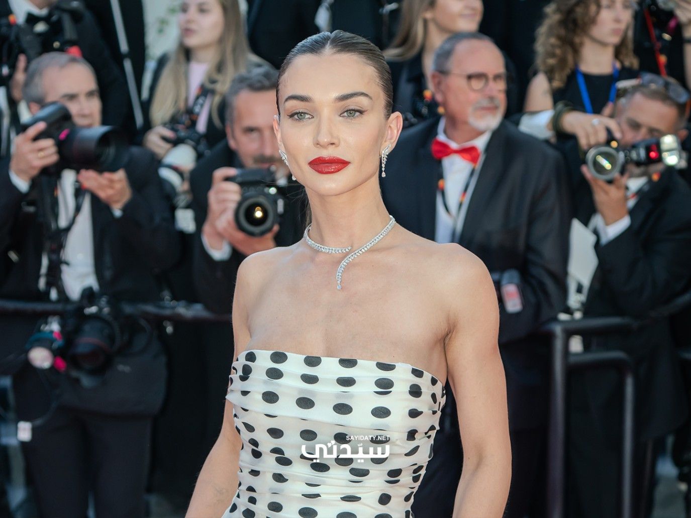 النجمات في مهرجان كان السينمائي 2025 بيومه الـ11.. المكياج المشرق الموضة الأبرز