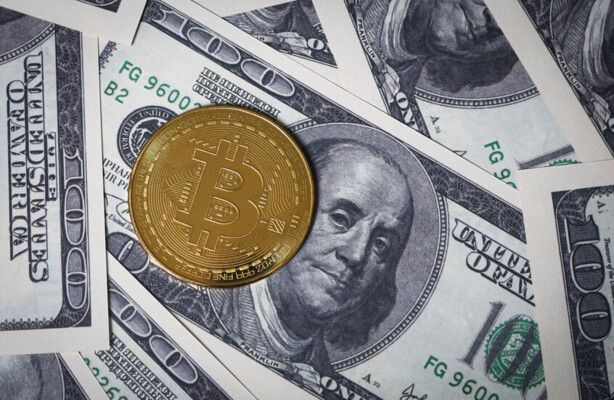 "بيتكوين" تجاوزت حاجز 111 دولارا محققة أعلى مستوى لها