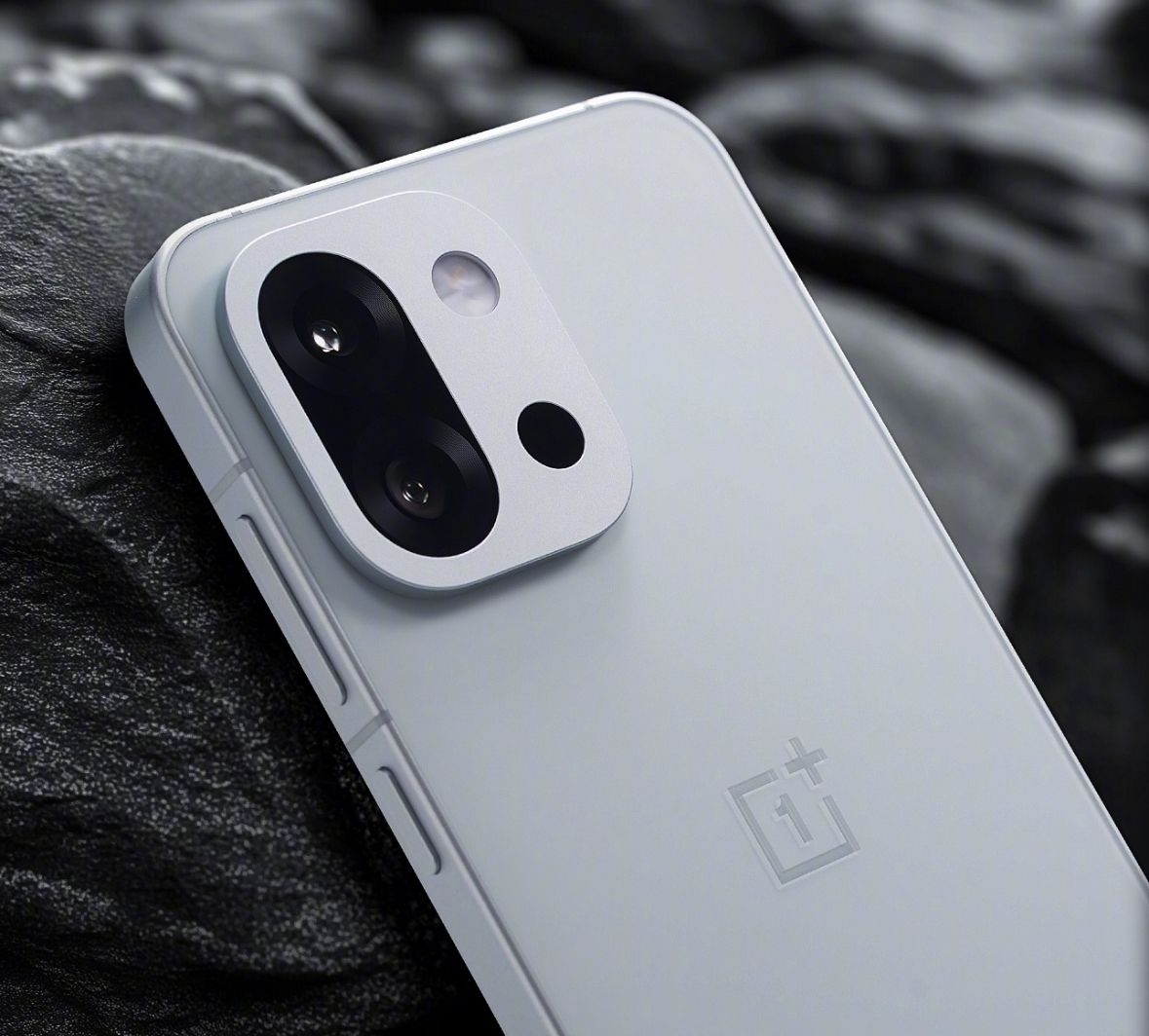 تكنولوجيا: OnePlus 13s: هاتف رائد مدمج قادم بتضحية في المواصفات أمام OnePlus 13T