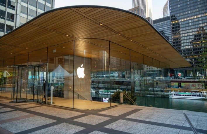 تكنولوجيا: واشنطن تهدد بفرض رسوم 25% على هواتف أبل وسامسونج المستوردة
