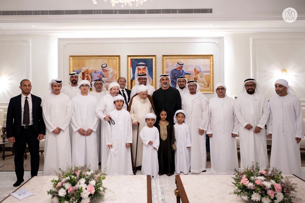 الامارات | خالد بن محمد بن زايد يزور العلامة الشيخ عبدالله بن بيّه في منزله في أبوظبي