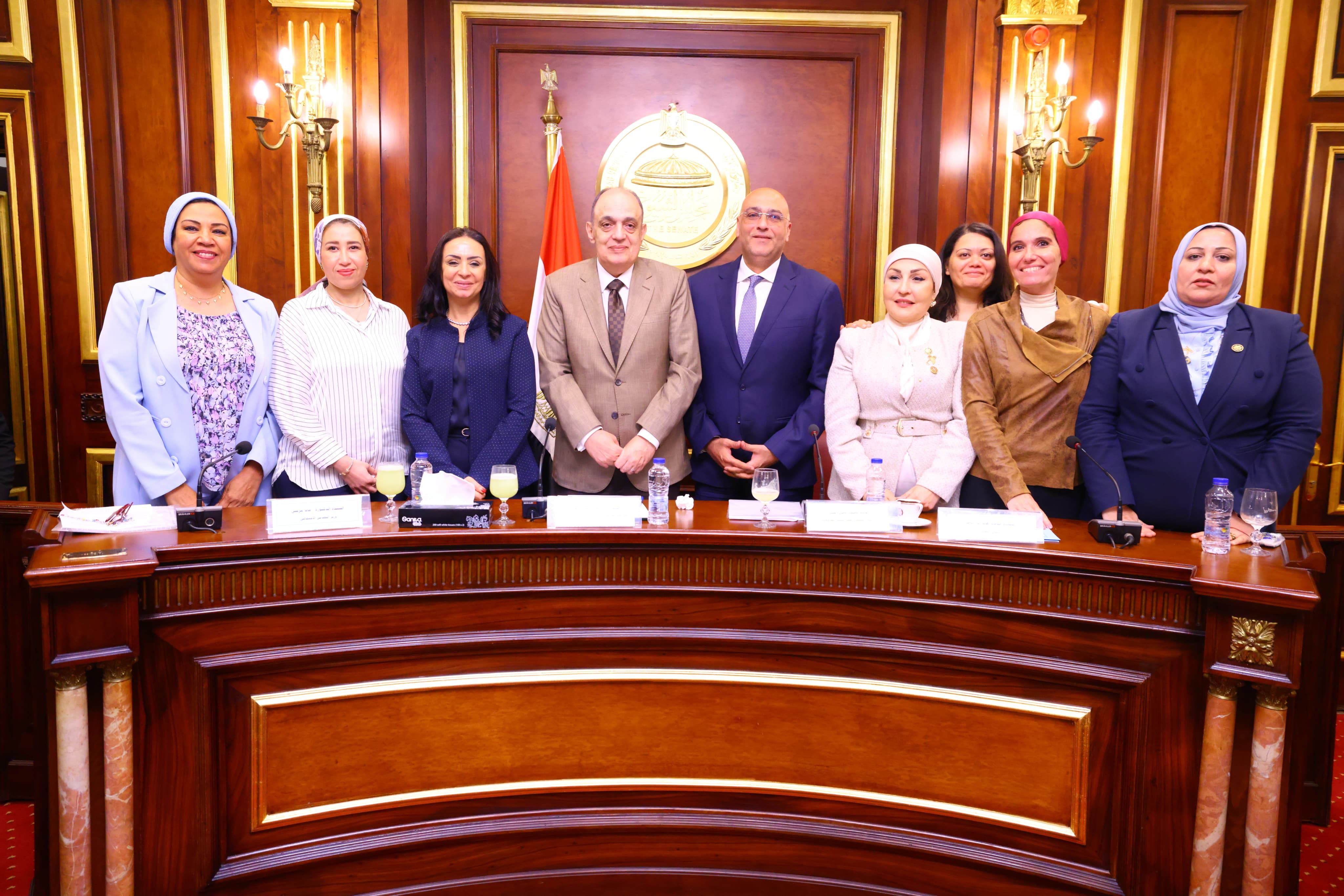 وزيرة التضامن الاجتماعى تشارك فى اجتماع لجنة المشروعات المتوسطة والصغيرة بالبرلمان