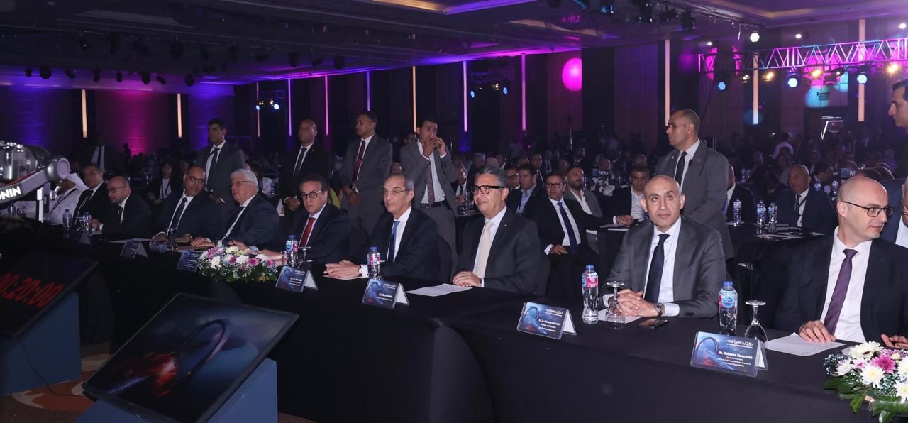 وزير الاتصالات: تنفيذ منظومة متكاملة من برامج بناء القدرات فى الأمن السيبرانى