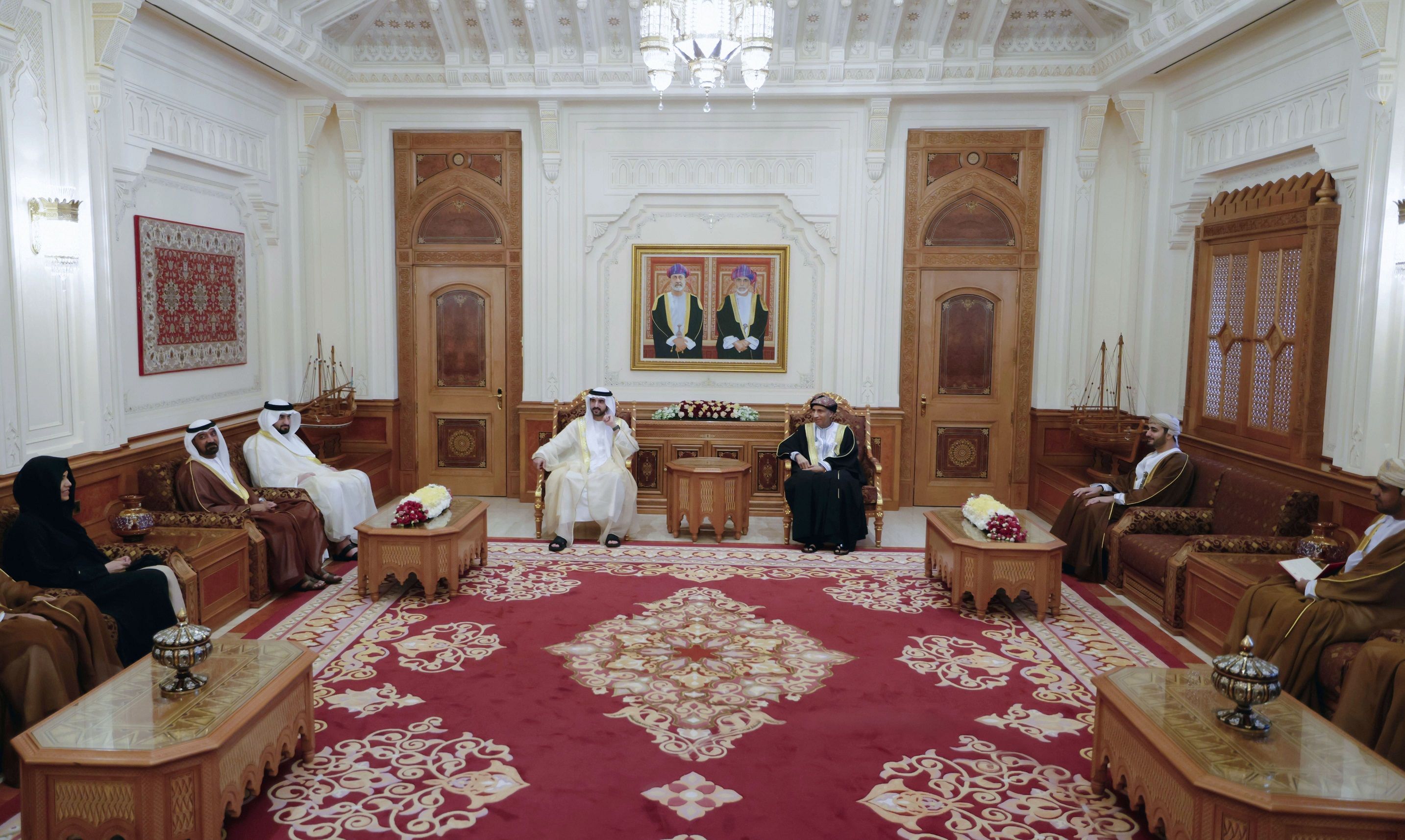 الامارات | حمدان بن محمد يلتقي نائب رئيس مجلس الوزراء العماني لشؤون مجلس الوزراء