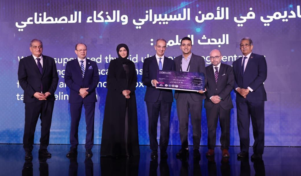 وزير الاتصالات: تنفيذ منظومة متكاملة من برامج بناء القدرات فى الأمن السيبرانى