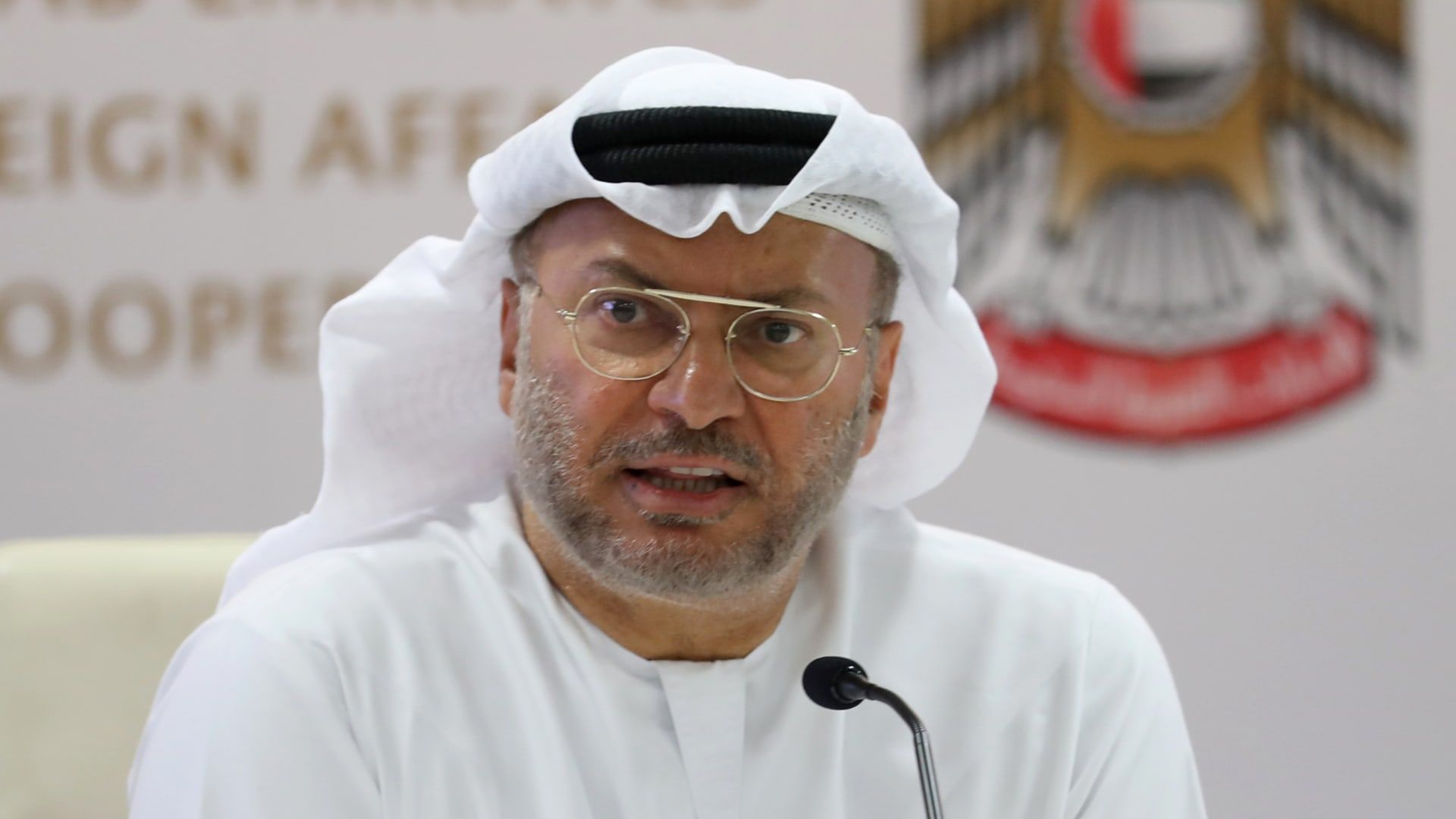 الامارات | قرقاش: مقاربة جديدة تتجاوز الشرق الأوسط.. قد تُعرف مستقبلاً بـ"مبدأ ترامب"