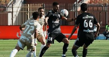 انطلاق مباراة الأهلي وفاركو في جولة حسم بطولة الدوري