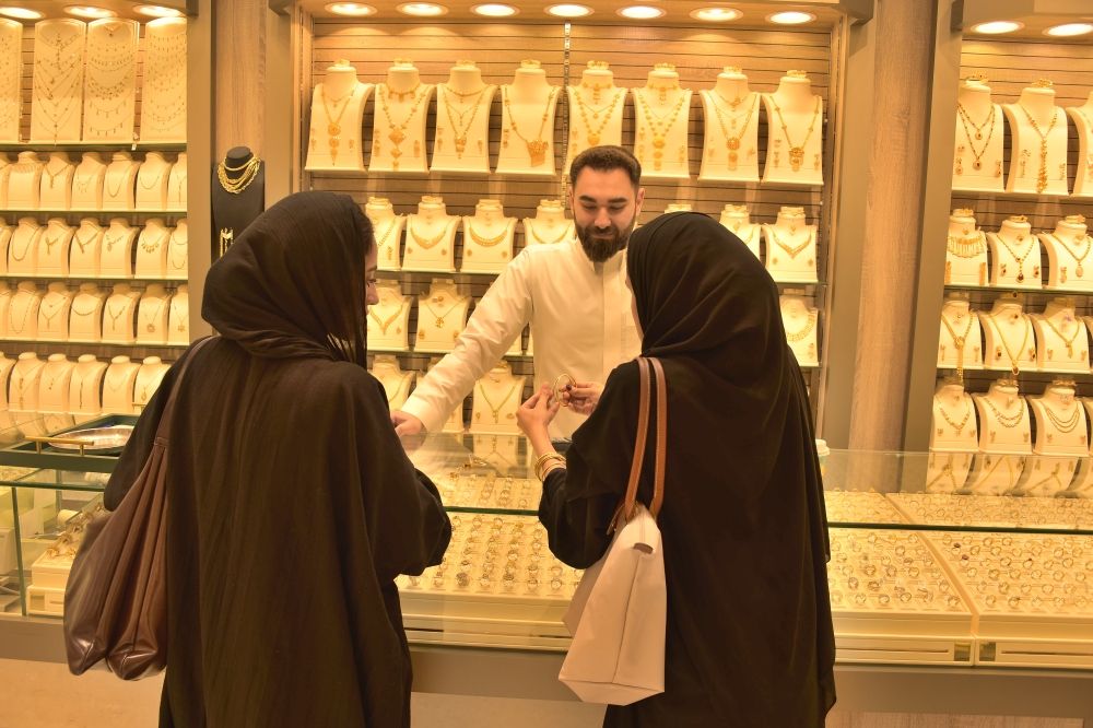 أرقام.. تراجع أسعار الذهب للجلسة الثانية على التوالي