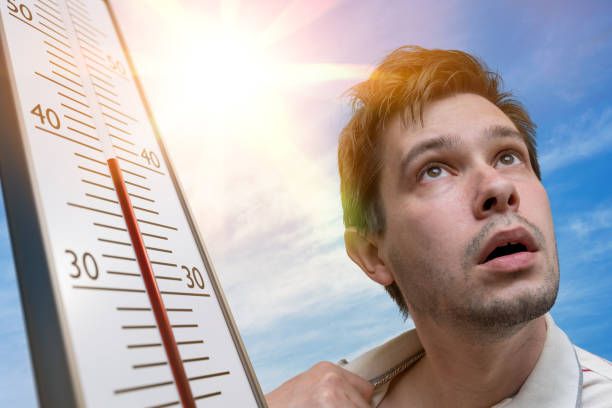 طالع الأبراج: 4 أبراج مزاجها بيتغير مع ارتفاع درجة الحرارة.. السرطان بينعزل والأسد بينفعل
