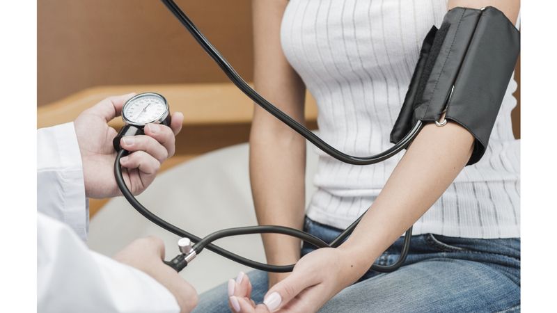 الامارات | 7 التزامات لمصابي الأمراض السارية.. أبرزها عدم إخفاء المرض     